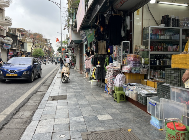 In Da Nang, clearing sidewalks demands consistency, not one-off campaign- Ảnh 3.