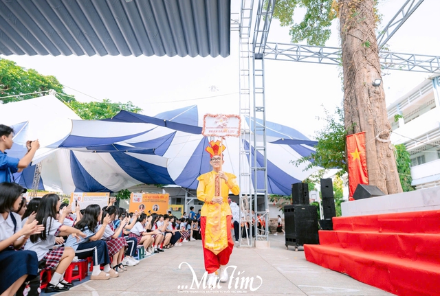 4 học sinh Trường THPT Phan Đăng Lưu chiếm spotlight tại Ngày hội Tự tin vào lớp 10 là ai?- Ảnh 2. 4 học sinh Trường THPT Phan Đăng Lưu chiếm spotlight tại Ngày hội Tự tin vào lớp 10 là ai?- Ảnh 2.