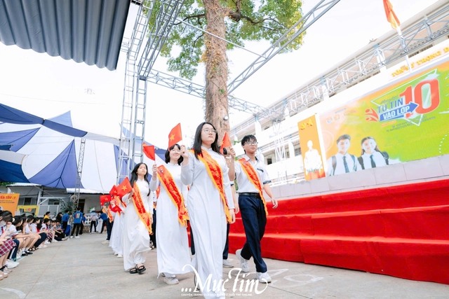 4 học sinh Trường THPT Phan Đăng Lưu chiếm spotlight tại Ngày hội Tự tin vào lớp 10 là ai?- Ảnh 3. 4 học sinh Trường THPT Phan Đăng Lưu chiếm spotlight tại Ngày hội Tự tin vào lớp 10 là ai?- Ảnh 3.