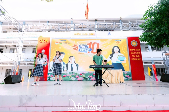 4 học sinh Trường THPT Phan Đăng Lưu chiếm spotlight tại Ngày hội Tự tin vào lớp 10 là ai?- Ảnh 6. 4 học sinh Trường THPT Phan Đăng Lưu chiếm spotlight tại Ngày hội Tự tin vào lớp 10 là ai?- Ảnh 6.