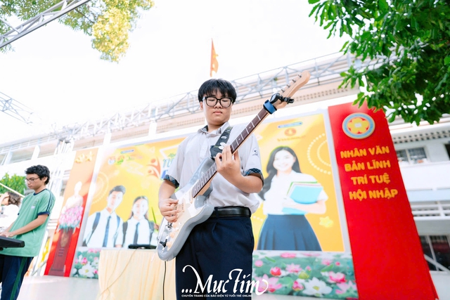 4 học sinh Trường THPT Phan Đăng Lưu chiếm spotlight tại Ngày hội Tự tin vào lớp 10 là ai?- Ảnh 7. 4 học sinh Trường THPT Phan Đăng Lưu chiếm spotlight tại Ngày hội Tự tin vào lớp 10 là ai?- Ảnh 7.