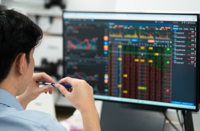 Vietnam proposes 20% tax on profits from unlisted share transfers - Ảnh 1.