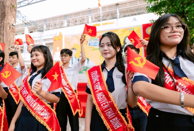 Điểm chuẩn vào lớp 10 tích hợp TP.HCM năm 2026 - Ảnh 1.
