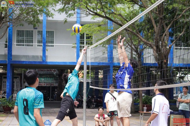 Học hết sức, chơi hết mình cùng chuỗi hoạt động tại Trường THPT Đinh Tiên Hoàng - Ảnh 3.