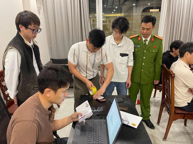 Hanoi police bust international scam ring involving Chinese, Japanese suspects - Ảnh 1.