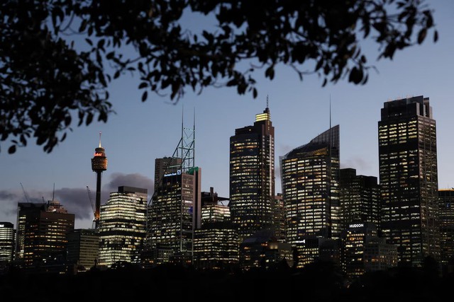 Australia economy picks up speed in Q4 but headwinds intensifying - Ảnh 1.