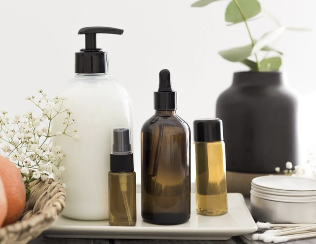 Vietnam recalls 291 cosmetic products over banned substances- Ảnh 1.