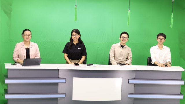 With exams nearing in Vietnam, high achievers emphasize planning over cramming - Ảnh 1.