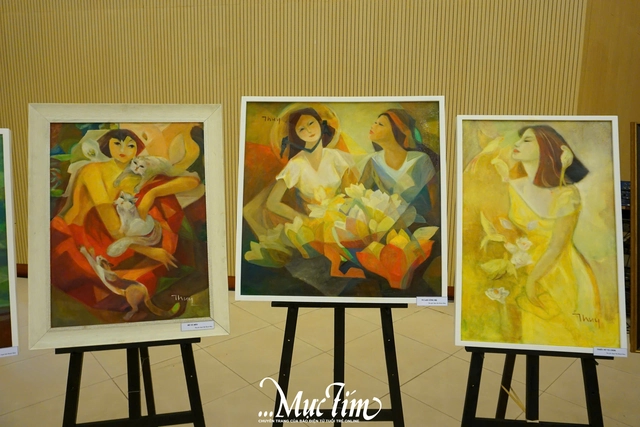 Tôn vinh vẻ đẹp người phụ nữ với triển lãm ‘Sắc màu cảm xúc’ - Ảnh 1.