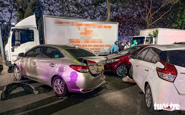 Hanoi multi-vehicle crash leaves 4 injured, with driver testing positive for alcohol - Ảnh 4.