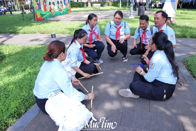 575 phụ trách Đội tranh tài tại ngày thi thứ hai Olympic Cánh én- Ảnh 7.