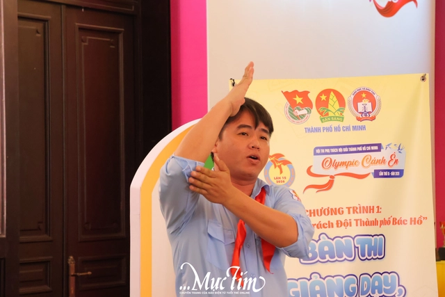 575 phụ trách Đội tranh tài tại ngày thi thứ hai Olympic Cánh én- Ảnh 17.