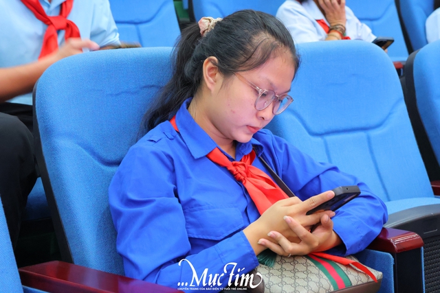 Những câu chuyện dễ thương trong ngày thi thứ hai Olympic Cánh én lần thứ 15- Ảnh 9.