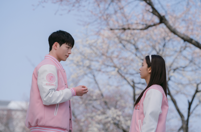 Jisoo và cơn sốt bạn trai ảo trong Boyfriend on  demand có gì hot?- Ảnh 4.