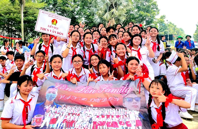 Sôi động hội thi Nghi thức Đội Cụm thi đua số 2 - Ảnh 1.