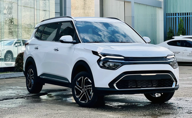 Kia slashes list prices for multiple models in Vietnam - Ảnh 2.