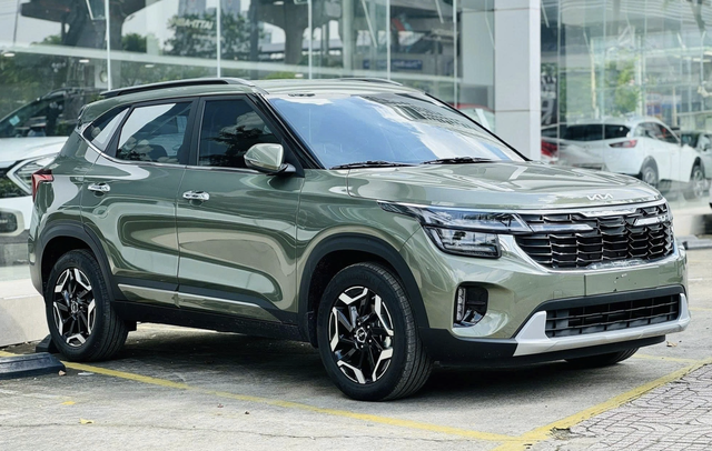Kia slashes list prices for multiple models in Vietnam - Ảnh 1.