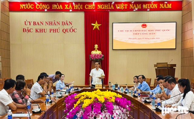 Vietnam’s Phu Quoc pledges to keep night market as key to island economy- Ảnh 1.