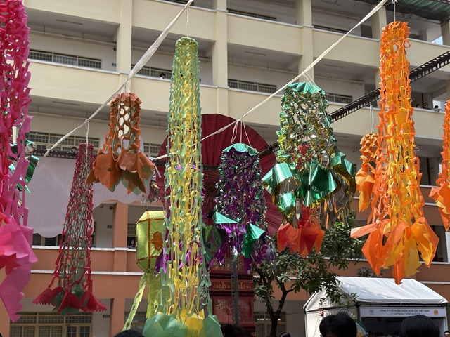 Trải nghiệm văn hóa Thái Lan giữa sân trường Nhân văn- Ảnh 8.