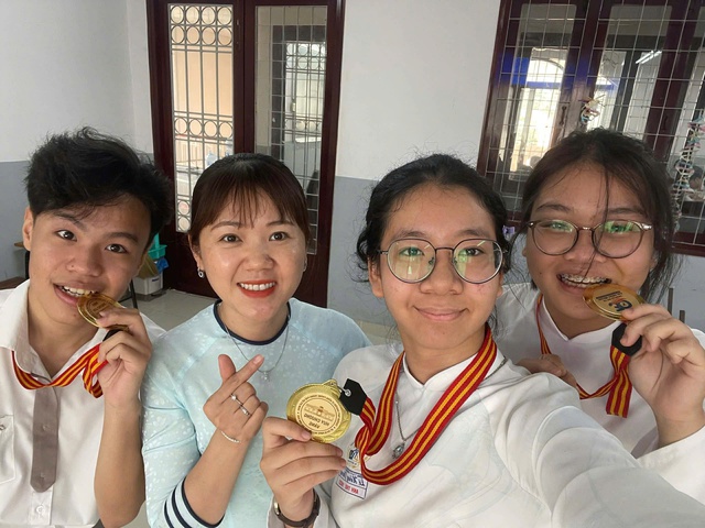Thủ khoa môn sinh học lớp 10 tại Kỳ thi Olympic truyền thống 30-4 ôn thi ‘nước rút’ trong 1 tháng - Ảnh 2.