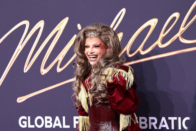 Jackson family joins fans in Berlin for premiere of Michael Jackson biopic - Ảnh 4.