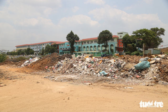 Persistent waste sites plague Ho Chi Minh City ward despite mitigation efforts- Ảnh 8. Persistent waste sites plague Ho Chi Minh City ward despite mitigation efforts- Ảnh 8.
