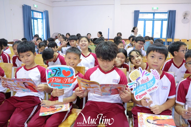Học trò Trường tiểu học Lê Đức Thọ khám phá văn chương: từ ống heo cảm xúc đến bài văn hay- Ảnh 5. Học trò Trường tiểu học Lê Đức Thọ khám phá văn chương: từ ống heo cảm xúc đến bài văn hay- Ảnh 5.