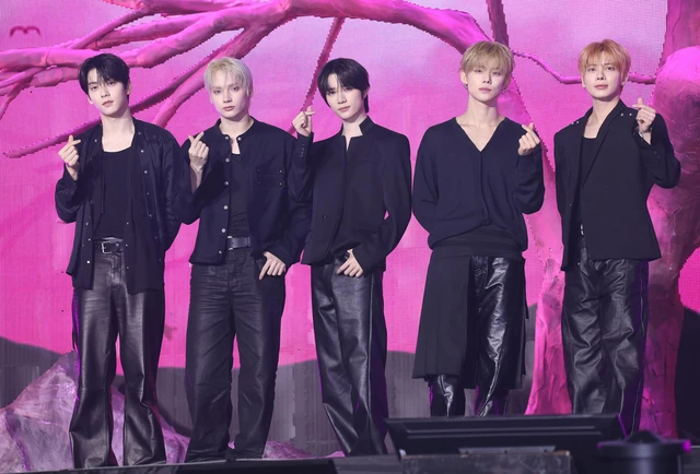 TXT phát hành album đầu tiên sau khi phá vỡ “lời nguyền 7 năm” - Ảnh 1.