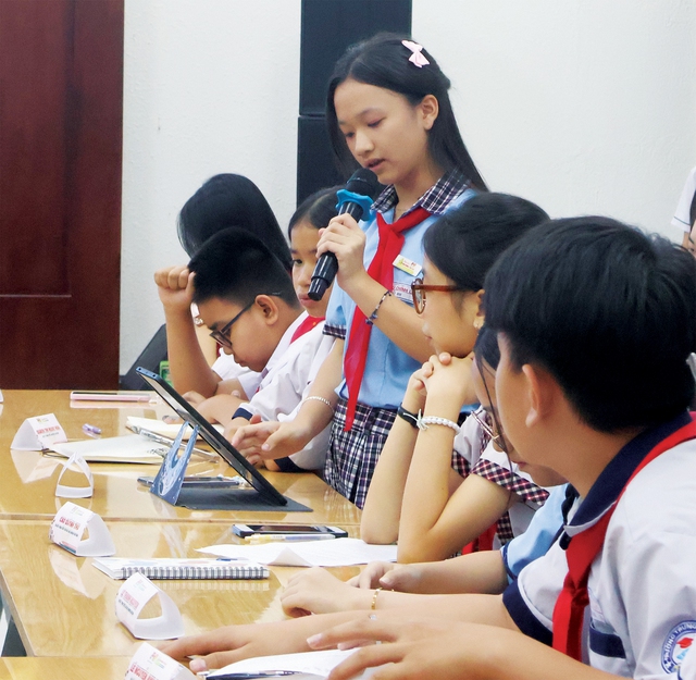 Kỳ họp 17 Hội đồng trẻ em TP.HCM qua góc nhìn Phóng viên nhí - Ảnh 4.