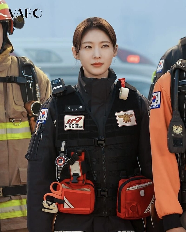 Soi profile Thái hậu trẻ tuổi của Perfect crown - Ảnh 5.