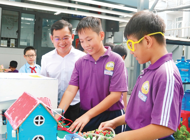 Khám phá những giờ học liên môn đầy thú vị của học sinh thành phố - Ảnh 7.