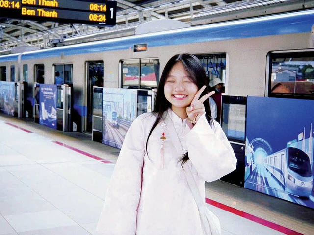 U15 bỗng hóa thành 'người xanh', chuyện gì đang xảy ra? - Ảnh 1.