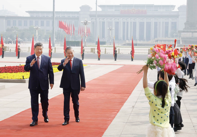 Vietnam Party General Secretary, State President To Lam receives grand state welcome in China - Ảnh 7.