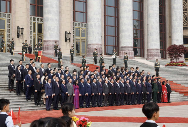 Vietnam Party General Secretary, State President To Lam receives grand state welcome in China - Ảnh 8.