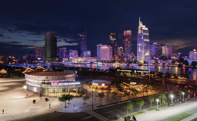 Ho Chi Minh City plans artistic lighting, 3D mapping for iconic landmarks - Ảnh 1.