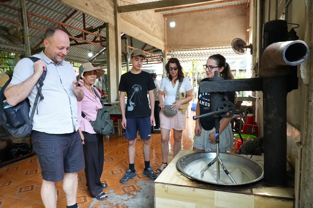 Micro-holidays gain ground among Vietnamese tourists: Traveloka - Ảnh 2.