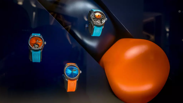 Geneva watch fair set to show conflict's effect on luxury sector- Ảnh 1.