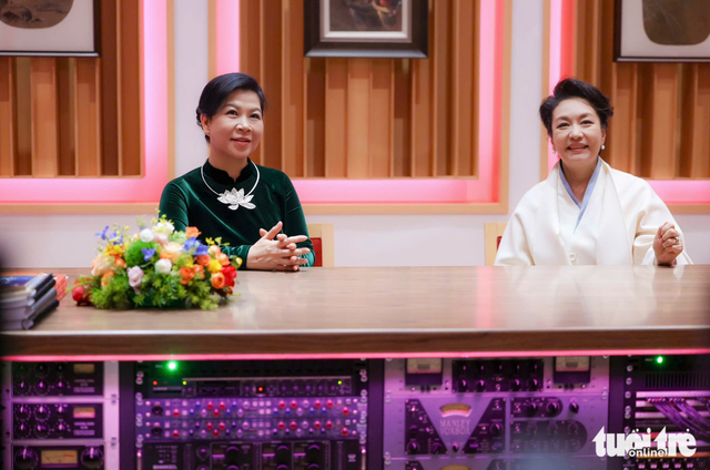 Vietnamese, Chinese First Ladies highlight cultural exchange during Beijing meeting - Ảnh 4.