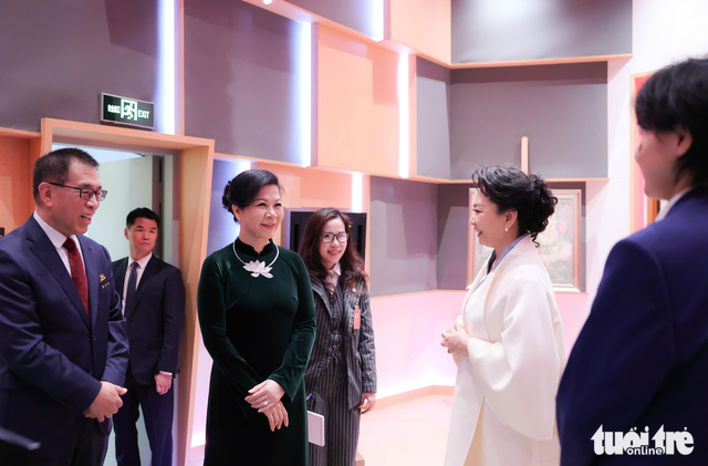Vietnamese, Chinese First Ladies highlight cultural exchange during Beijing meeting - Ảnh 6.