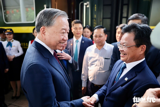 Vietnam’s Party chief, State President To Lam returns by train after successful state visit to China- Ảnh 5.