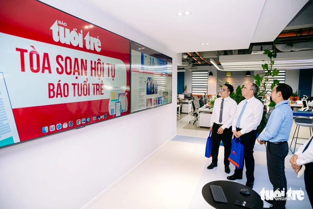 Cuba ambassador seeks stronger media ties during visit to Vietnam’s Tuoi Tre - Ảnh 6.