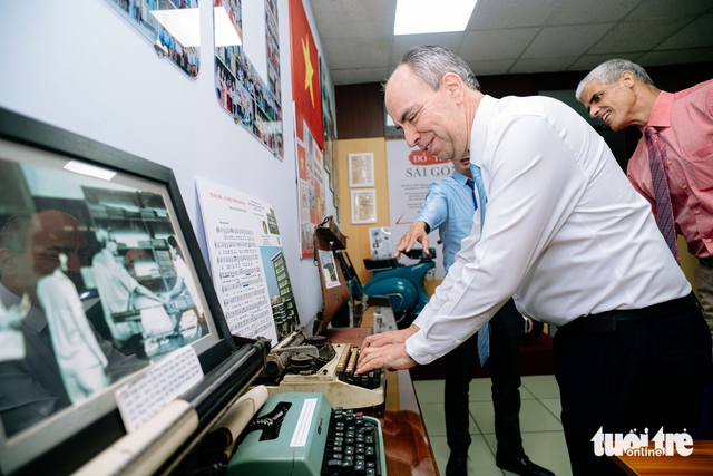 Cuba ambassador seeks stronger media ties during visit to Vietnam’s Tuoi Tre - Ảnh 9.