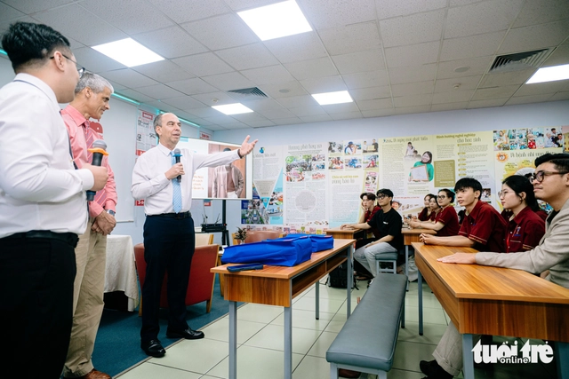 Cuba ambassador seeks stronger media ties during visit to Vietnam’s Tuoi Tre - Ảnh 10.