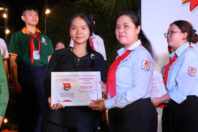 Hội đồng Đội TP.HCM tuyên dương 151 đội viên tiêu biểu khối lớp 9- Ảnh 2.