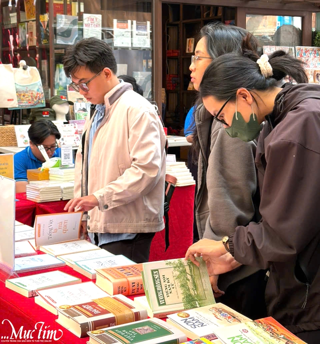 Bất ngờ với tiếng Việt lạ mà quen- Ảnh 3.