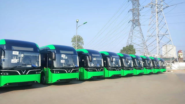 Hanoi adds 53 electric buses to fleet- Ảnh 1.