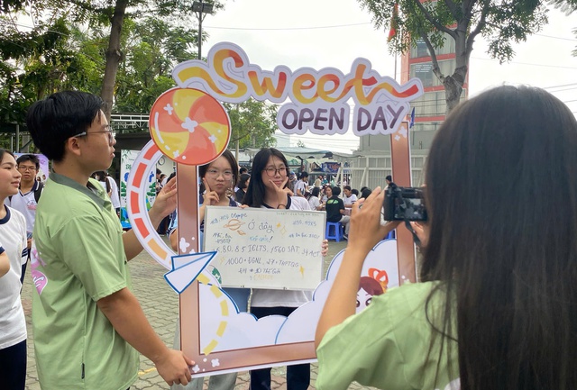 Ngày hội trải nghiệm Trường THPT Nguyễn Hữu Cầu giải đáp băn khoăn chọn trường cho teen- Ảnh 5.