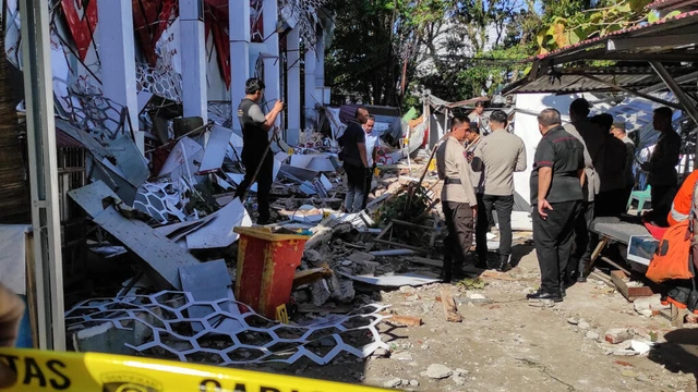 Major earthquake in Indonesia kills one, sparks panic - Ảnh 1.