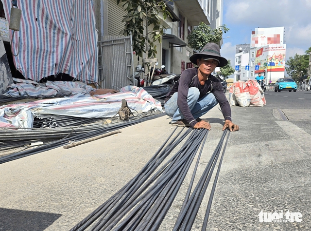 In Ho Chi Minh City, soaring material costs stall homebuilding dreams- Ảnh 3.