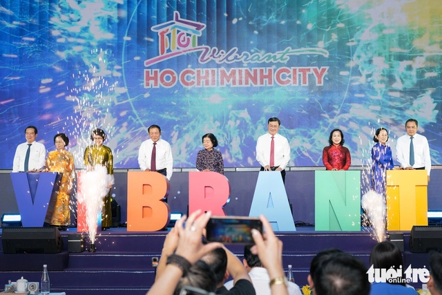 Ho Chi Minh City opens tourism festival to kick off summer travel promotion - Ảnh 1.